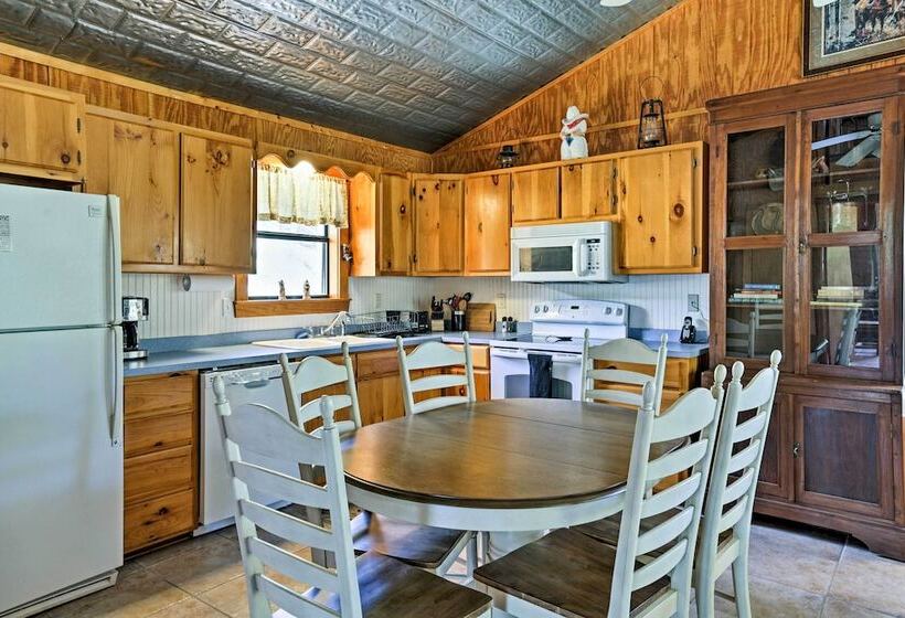 Cozy Medina Cottages W/ Patio & Mountain Views!