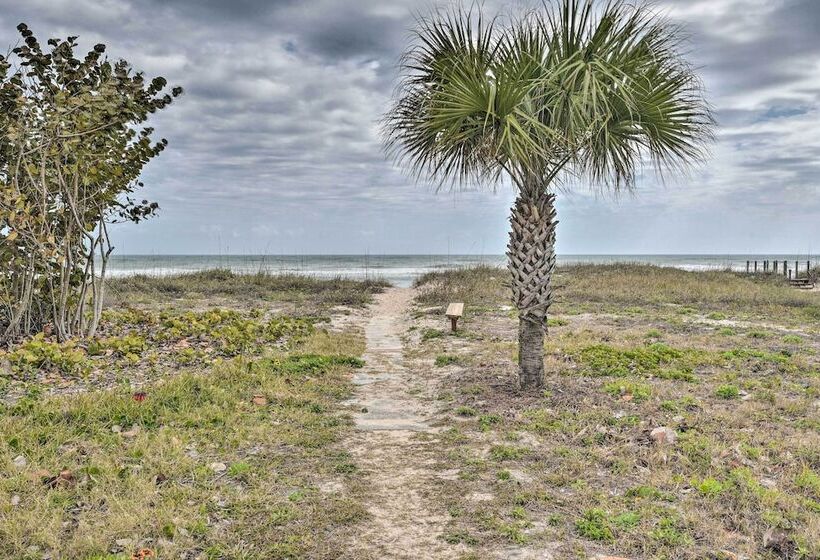 Cozy Ormond Beach Bungalow: Steps To The Sand