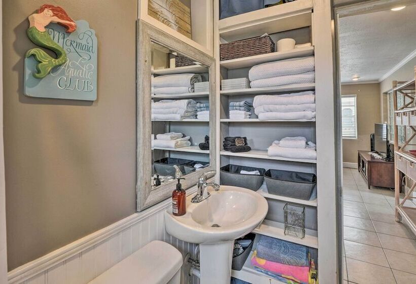 Cozy Ormond Beach Bungalow: Steps To The Sand