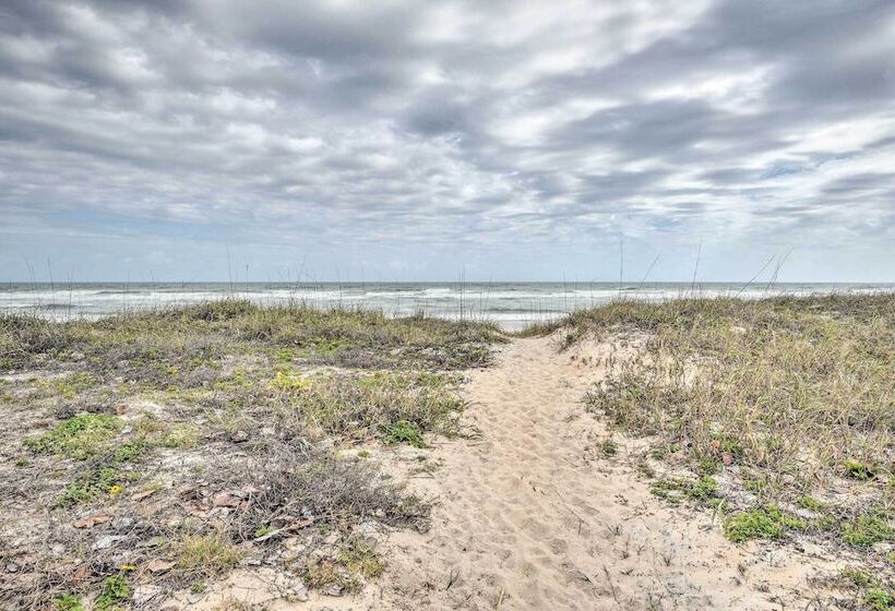 Cozy Ormond Beach Bungalow: Steps To The Sand