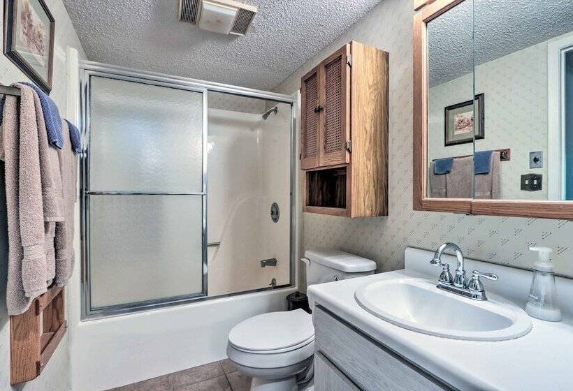 Cozy Osage Beach Cottage Near Margaritaville!