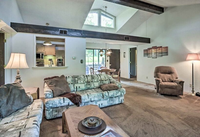 Cozy Osage Beach Cottage Near Margaritaville!