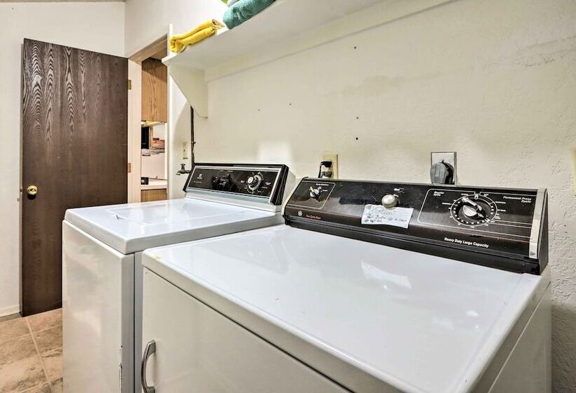 Cozy Osage Beach Cottage Near Margaritaville!