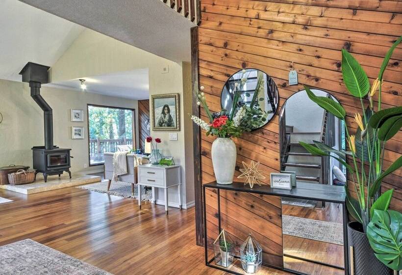 Cozy Sandy Retreat W/ Hot Tub & Forest Views!