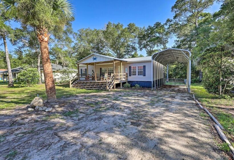 Cozy Steinhatchee House W/ Fire Pit & Grill!