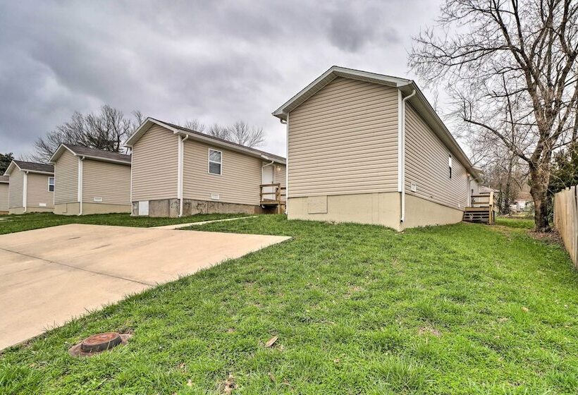 Cozy West Plains Home Near Shopping & Dining!