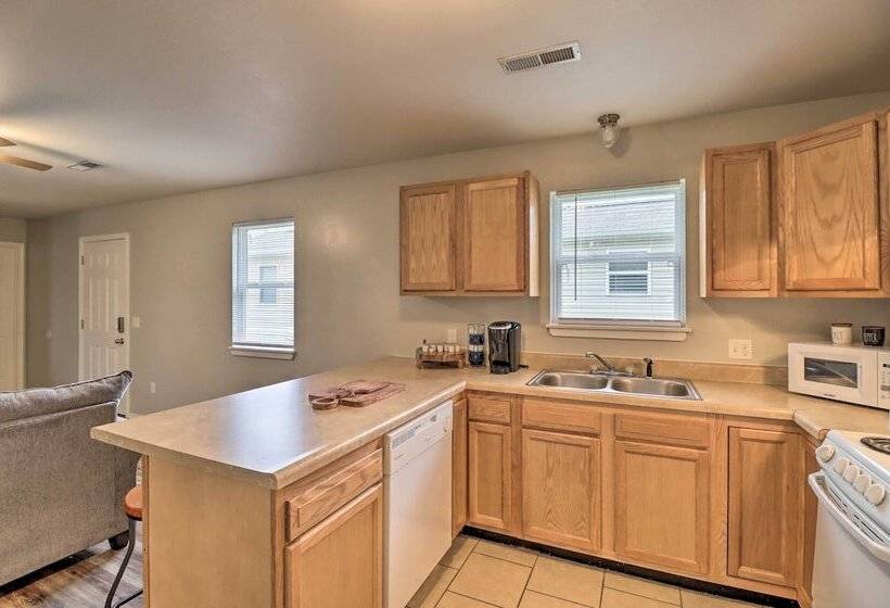 Cozy West Plains Home Near Shopping & Dining!