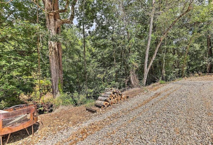 Creekside Cabin Retreat W/ Community Fire Pit