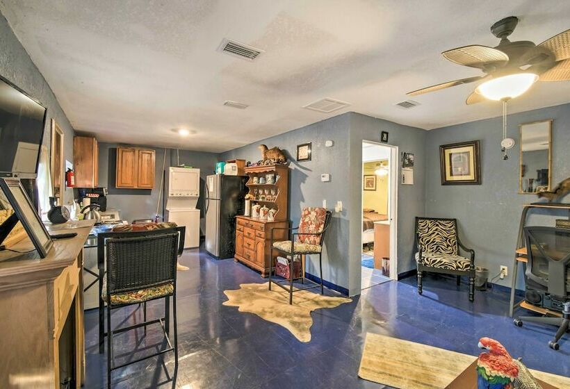 Crescent City Hideaway W/ Screened Porch!