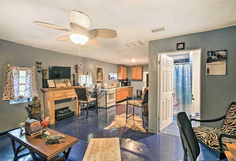 Crescent City Hideaway W/ Screened Porch!