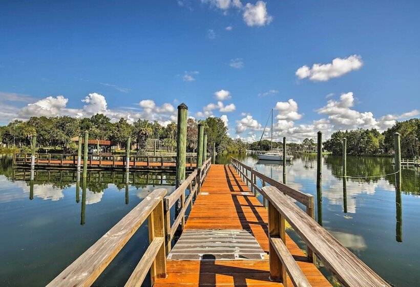 Crystal River House: Scalloping & Dock, Gulf 7 Mi!