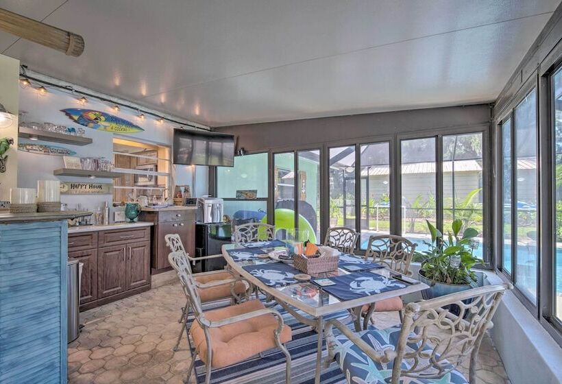 Crystal Water Escape W/ Private Outdoor Oasis