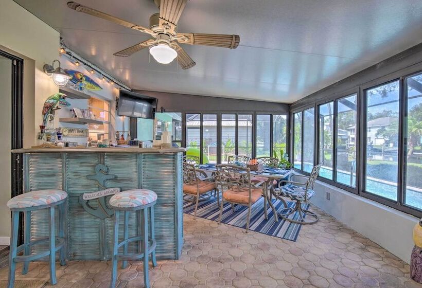 Crystal Water Escape W/ Private Outdoor Oasis