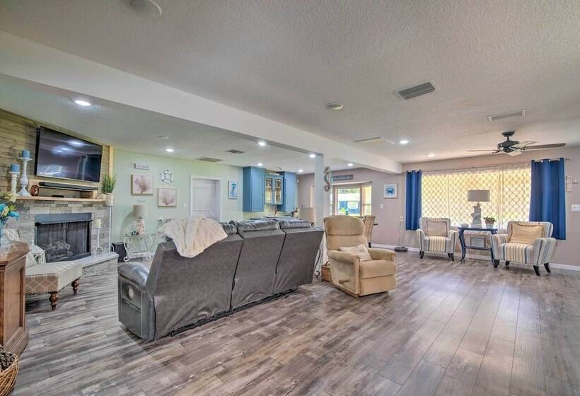 Crystal Water Escape W/ Private Outdoor Oasis