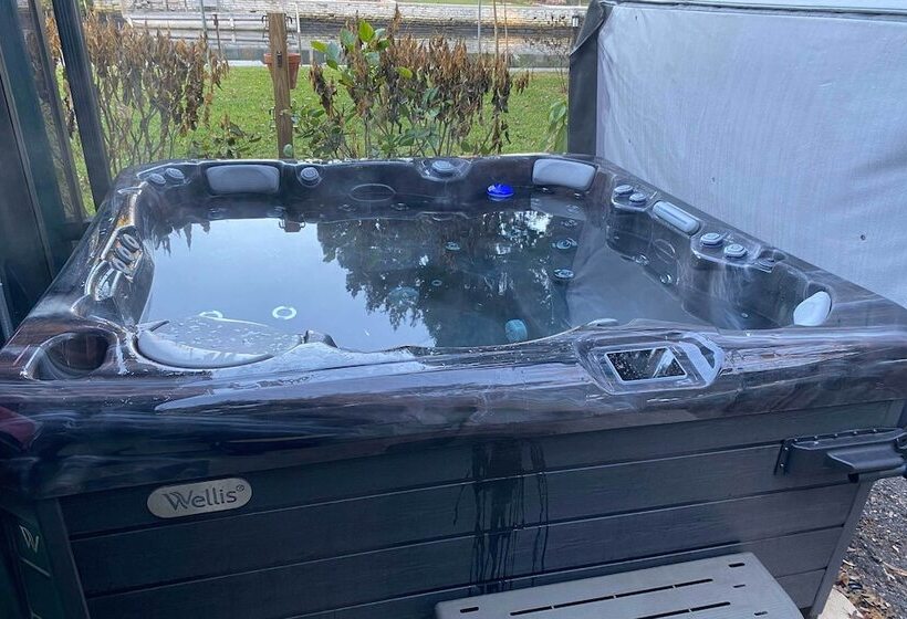 Crystal Water Escape W/ Private Outdoor Oasis