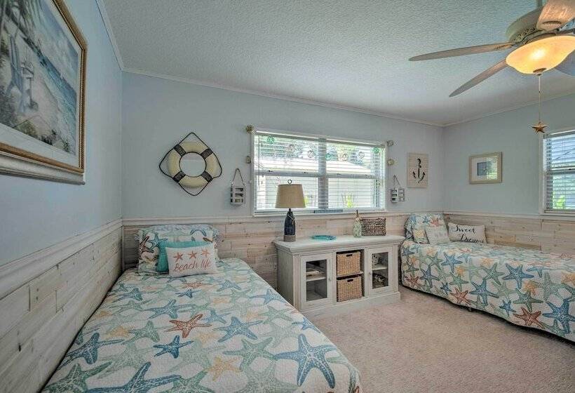 Crystal Water Escape W/ Private Outdoor Oasis