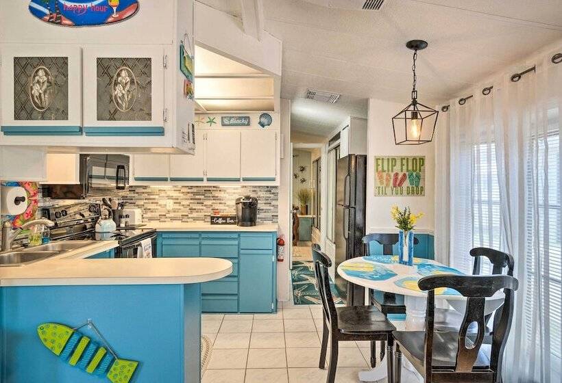 Cute Port Charlotte Home W/ Resort Amenities!