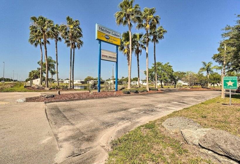 Cute Port Charlotte Home W/ Resort Amenities!