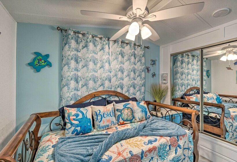 Cute Port Charlotte Home W/ Resort Amenities!