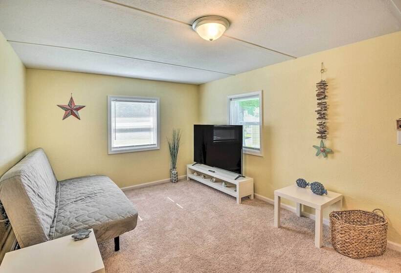 Daytona Beach Home < 4 Mi To Daytona Speedway!