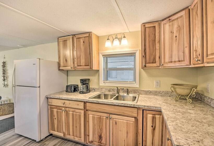 Daytona Beach Home < 4 Mi To Daytona Speedway!