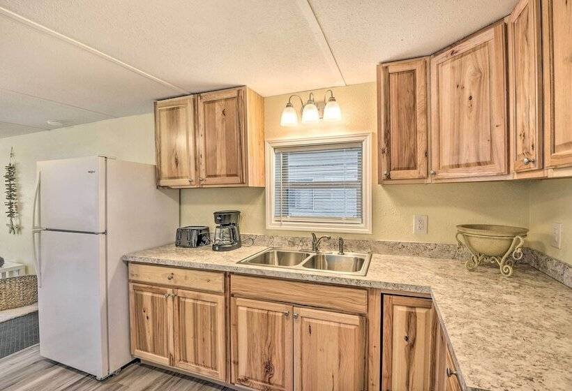 Daytona Beach Home < 4 Mi To Daytona Speedway!