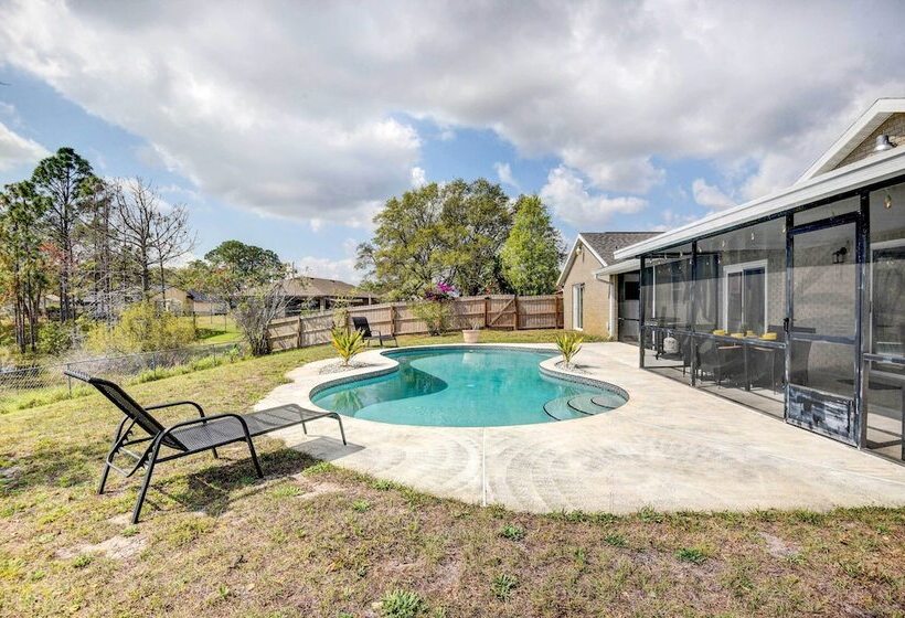 Screened Porch: Waterfront Home In Deltona!