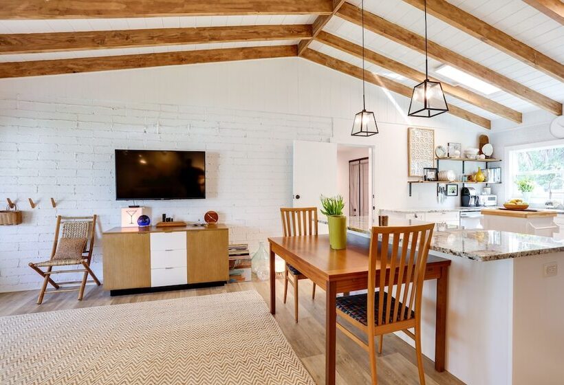 Pet Friendly Home ~ 6 Mi To Jensen Beach Park!