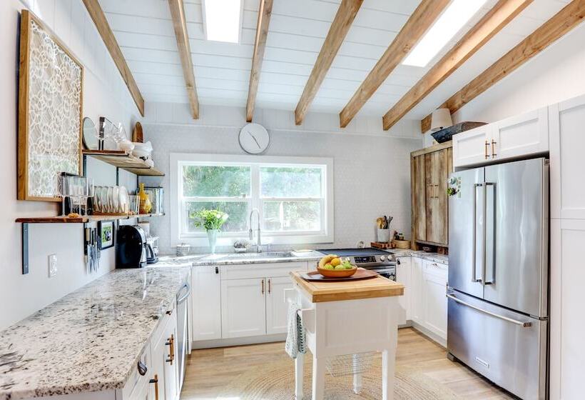 Pet Friendly Home ~ 6 Mi To Jensen Beach Park!