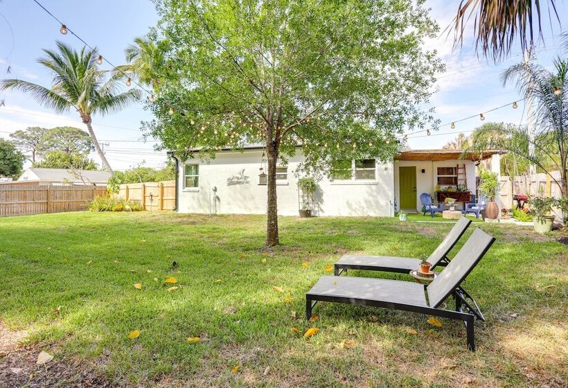 Pet Friendly Home ~ 6 Mi To Jensen Beach Park!