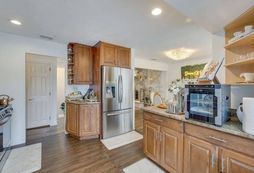 Dreams Of Paradise  Luxury Home W/ Pool!