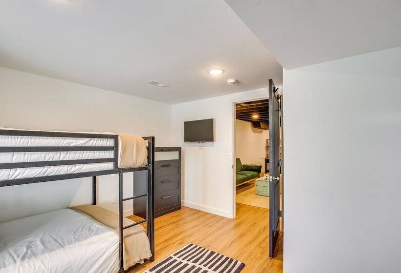 Dreamy St Charles Retreat W/ Furnished Patio!