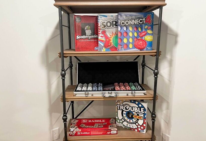 Dreamy St Charles Retreat W/ Furnished Patio!