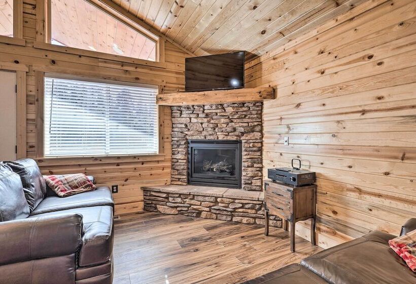 Duck Creek Village Cabin W/ Fire Pit & Grill!
