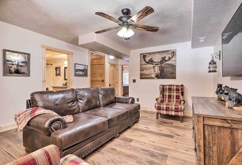 Duck Creek Village Cabin W/ Fire Pit & Grill!