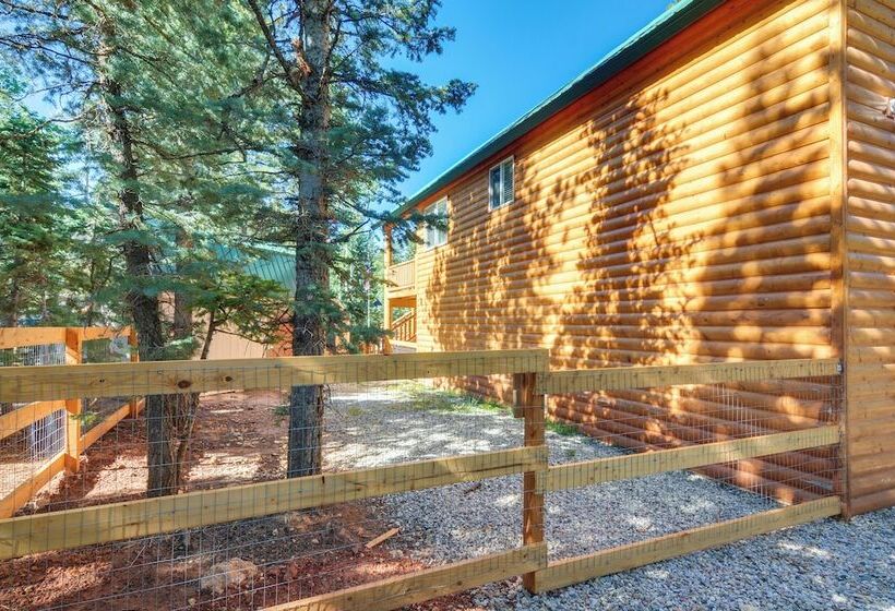 Duck Creek Village Cabin W/ Fire Pit & Grill!