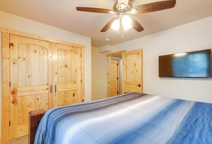 Duck Creek Village Cabin W/ Fire Pit & Grill!