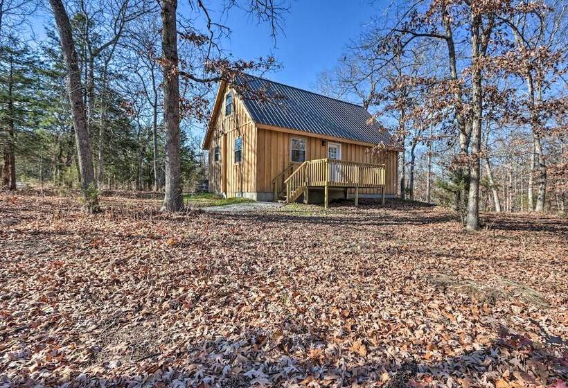 El Dorado Springs Cabin: Near Trails & Parks!