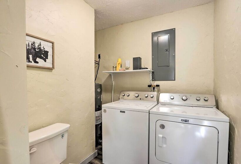 El Dorado Springs Cabin: Near Trails & Parks!