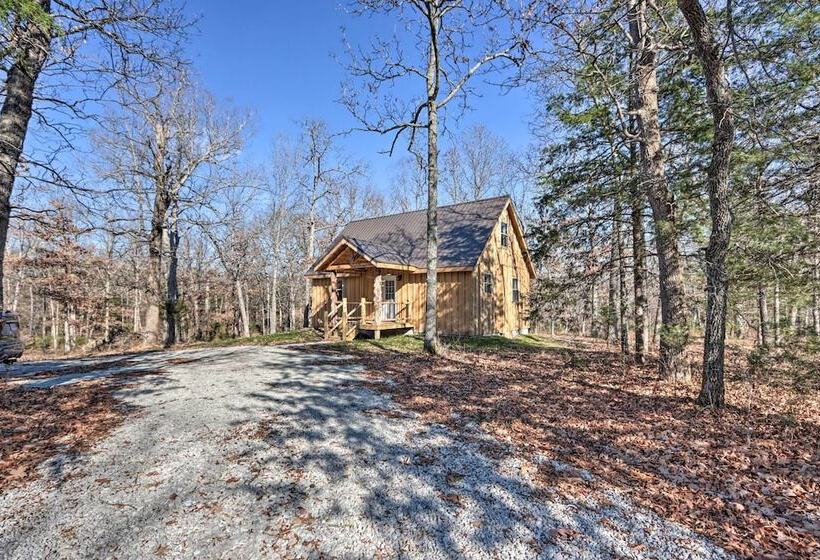 El Dorado Springs Cabin: Near Trails & Parks!