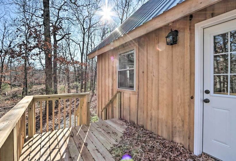 El Dorado Springs Cabin: Near Trails & Parks!