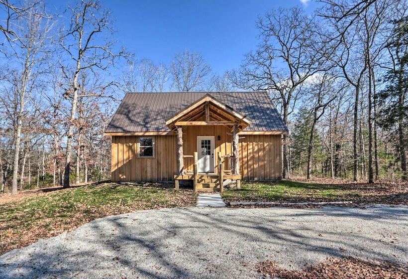 El Dorado Springs Cabin: Near Trails & Parks!