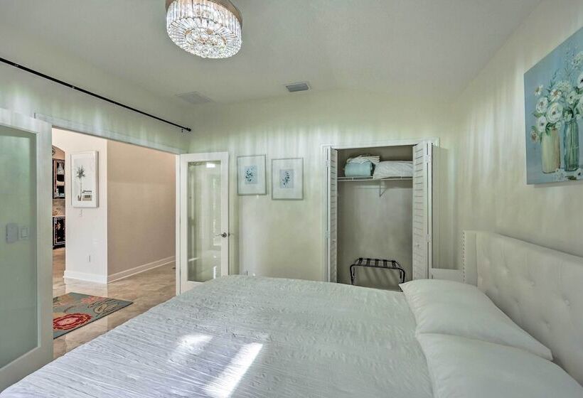 Elegant Fernandina Beach Home: Patio & Fenced Yard