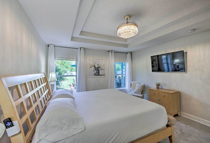 Elegant Fernandina Beach Home: Patio & Fenced Yard