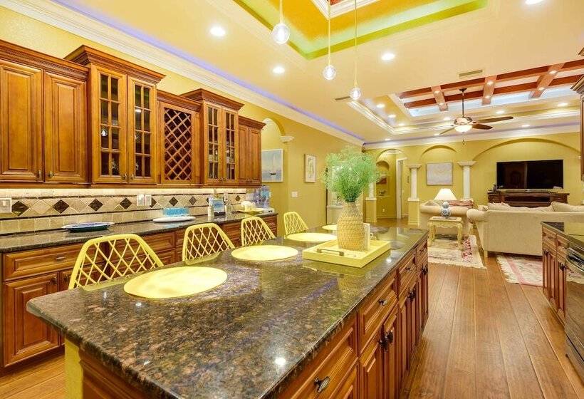 Elegant Venice Home W/ View   Walk To Beach!