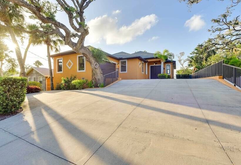 Elegant Venice Home W/ View   Walk To Beach!