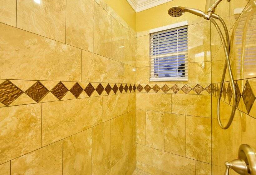 Elegant Venice Home W/ View   Walk To Beach!