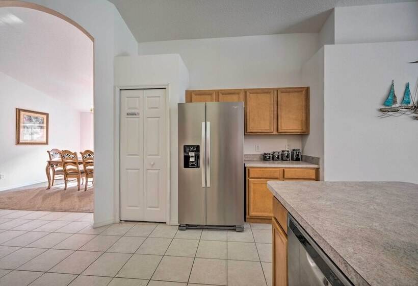 Pool + Lanai: Emerald Isle Resort Home!