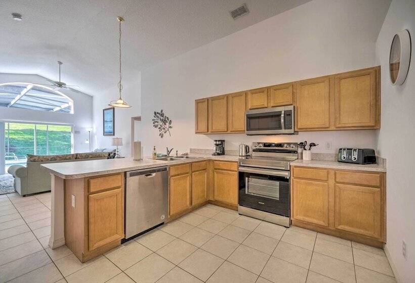 Pool + Lanai: Emerald Isle Resort Home!