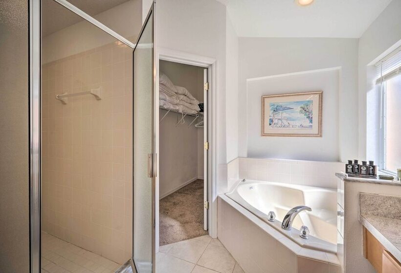 Pool + Lanai: Emerald Isle Resort Home!